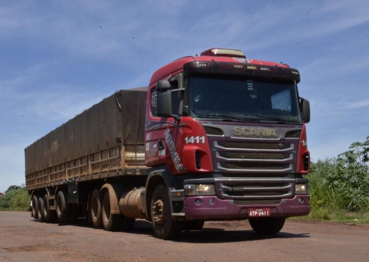 Rodovia na divisa entre Mato Grosso e Goiás precisa de manutenção frequente pelo governo federal 