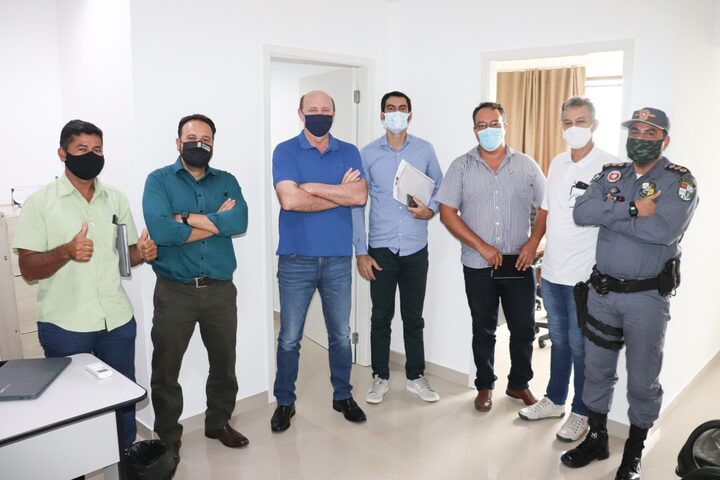 Deputado Claudinei e representantes de Campo Verde se reúnem com Neri Geller