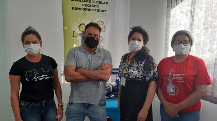 Deputado Claudinei com as conselheiras da unidade de Rondonópolis