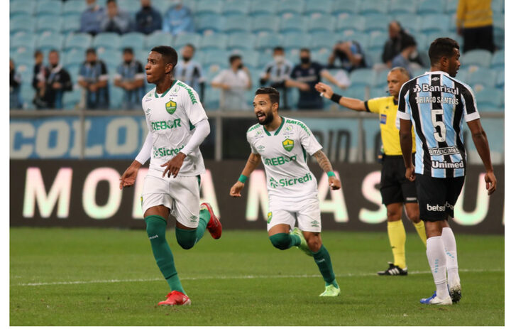 Max defendeu o Dourado na Série A de 2021.